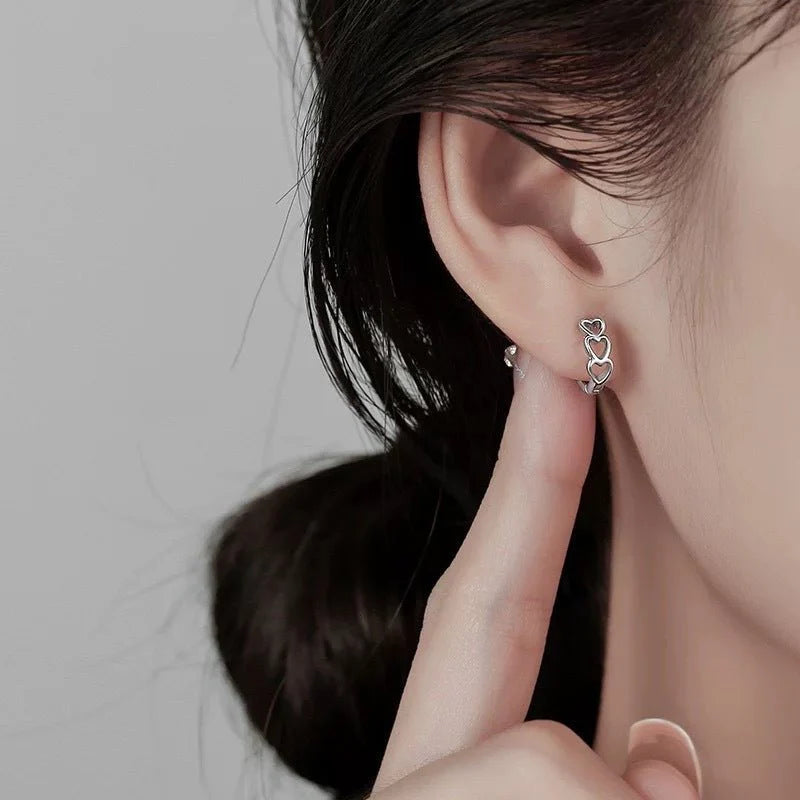 Womens Niche-design Instagram-style Minimalist And Cool-toned Trendy Heart-shaped Hoop Earrings